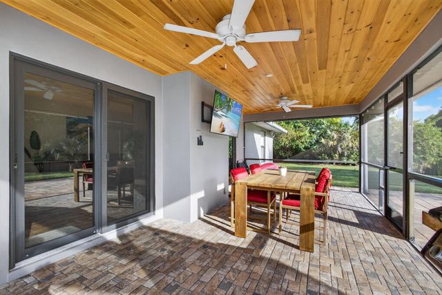 2530 NE Pinecrest Lakes Boulevard, Jensen Beach, FL 34957