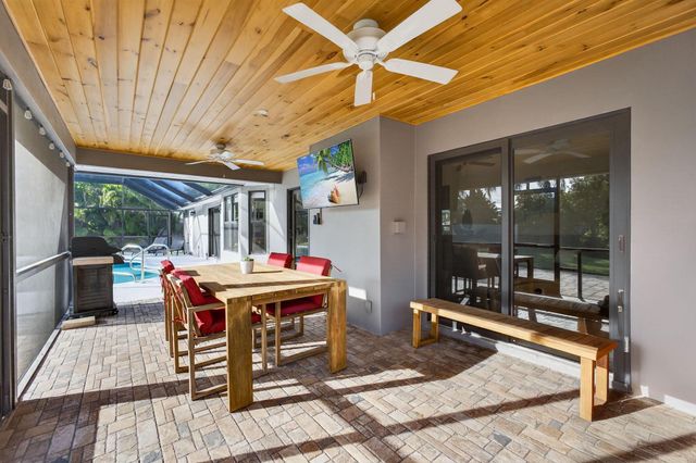 2530 NE Pinecrest Lakes Boulevard, Jensen Beach, FL 34957