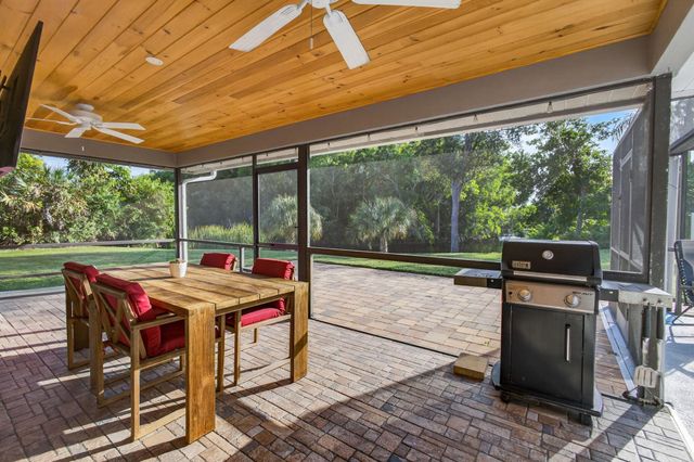 2530 NE Pinecrest Lakes Boulevard, Jensen Beach, FL 34957