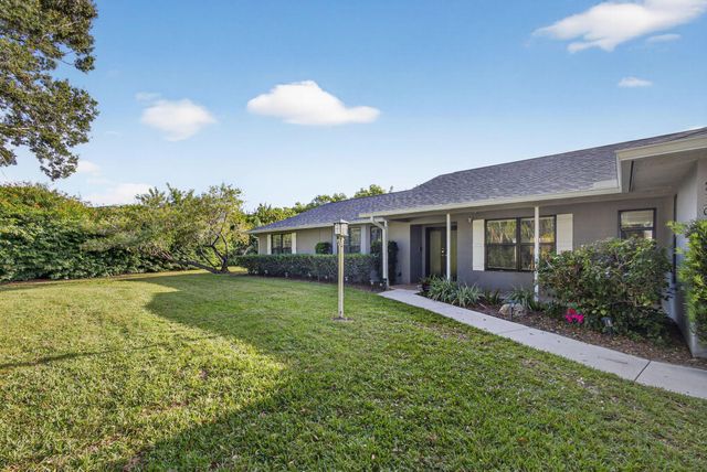 2530 NE Pinecrest Lakes Boulevard, Jensen Beach, FL 34957