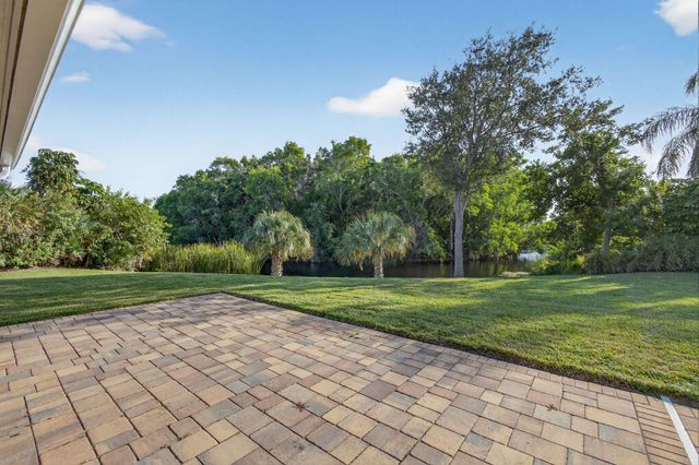 2530 NE Pinecrest Lakes Boulevard, Jensen Beach, FL 34957