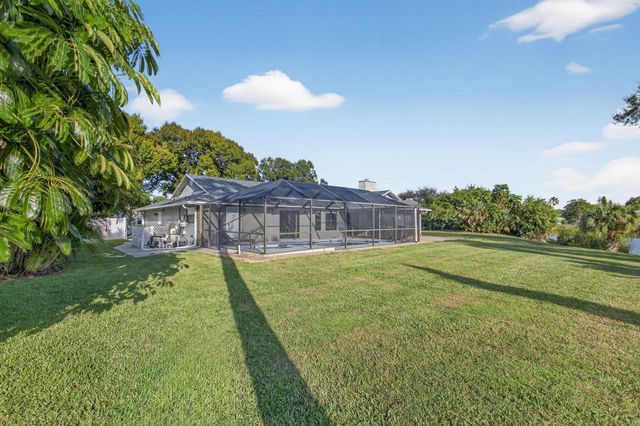 2530 NE Pinecrest Lakes Boulevard, Jensen Beach, FL 34957
