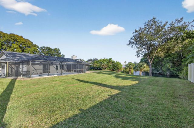 2530 NE Pinecrest Lakes Boulevard, Jensen Beach, FL 34957