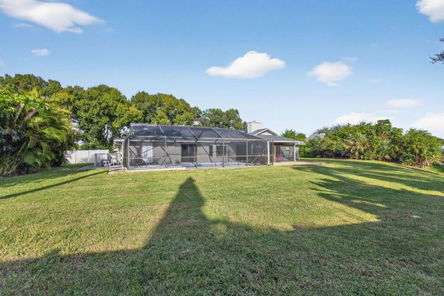 2530 NE Pinecrest Lakes Boulevard, Jensen Beach, FL 34957