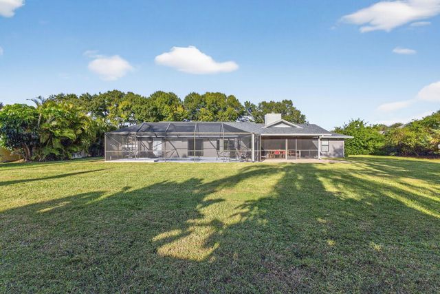 2530 NE Pinecrest Lakes Boulevard, Jensen Beach, FL 34957