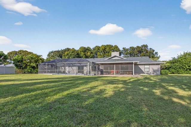 2530 NE Pinecrest Lakes Boulevard, Jensen Beach, FL 34957