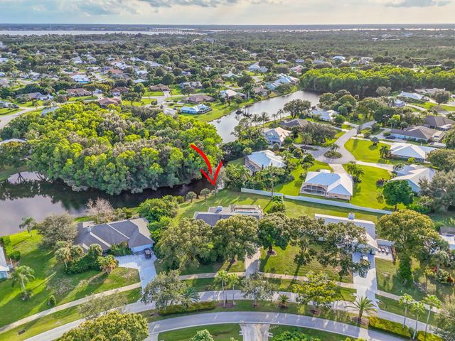 2530 NE Pinecrest Lakes Boulevard, Jensen Beach, FL 34957