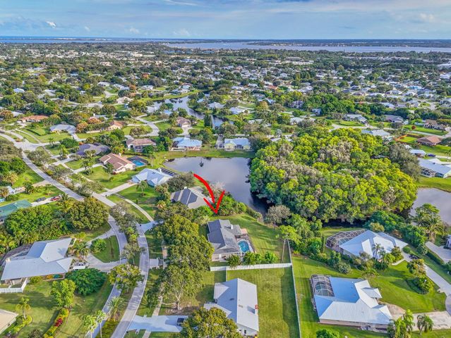 2530 NE Pinecrest Lakes Boulevard, Jensen Beach, FL 34957