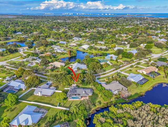 2530 NE Pinecrest Lakes Boulevard, Jensen Beach, FL 34957