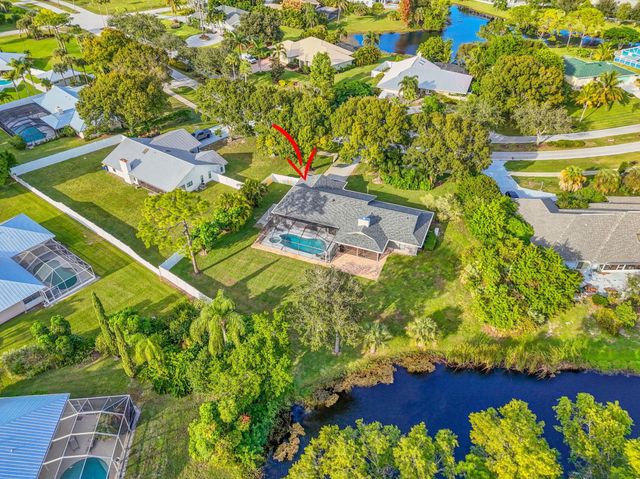2530 NE Pinecrest Lakes Boulevard, Jensen Beach, FL 34957