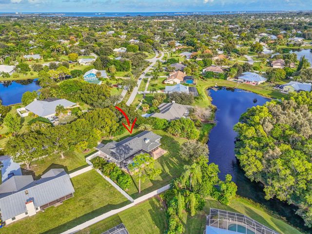 2530 NE Pinecrest Lakes Boulevard, Jensen Beach, FL 34957
