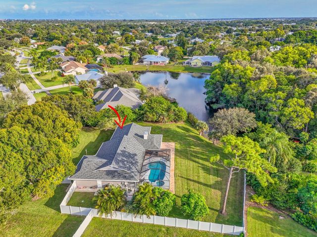 2530 NE Pinecrest Lakes Boulevard, Jensen Beach, FL 34957