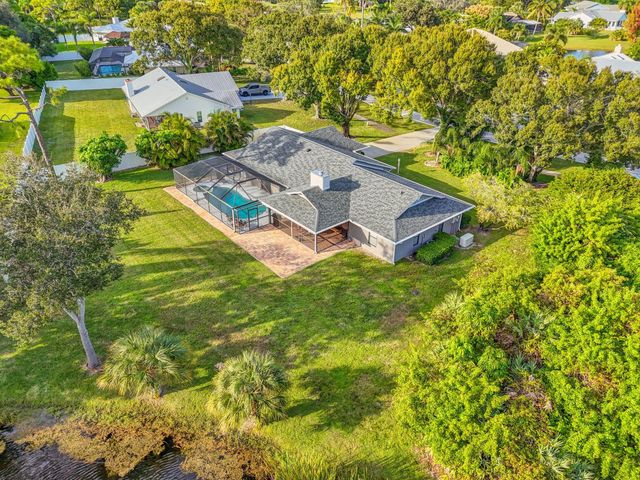 2530 NE Pinecrest Lakes Boulevard, Jensen Beach, FL 34957