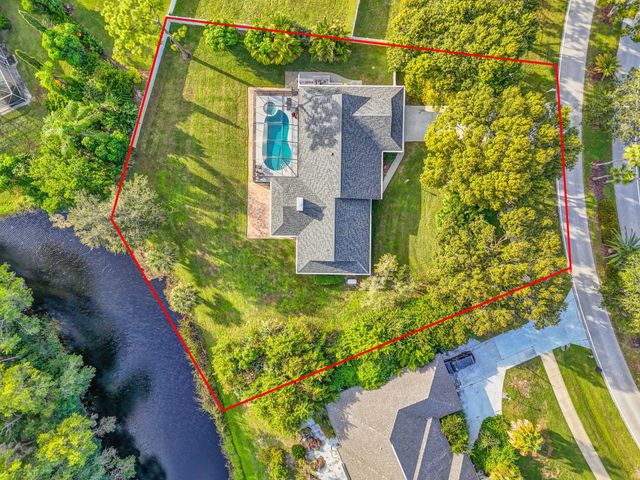 2530 NE Pinecrest Lakes Boulevard, Jensen Beach, FL 34957