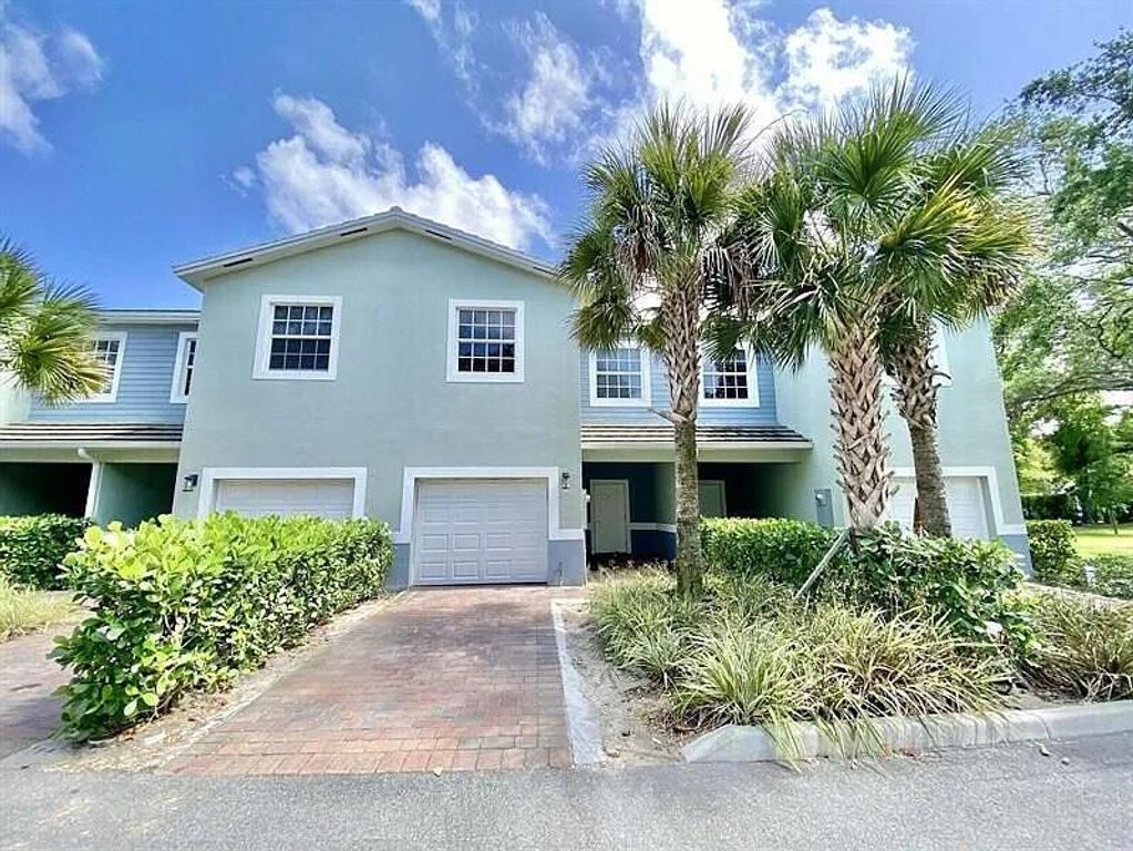 1060 CRYSTAL Way 103, Delray Beach, FL 33444