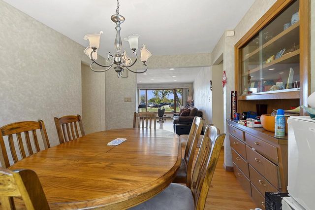 2124 N ELINOR STREET, Appleton, WI 54914