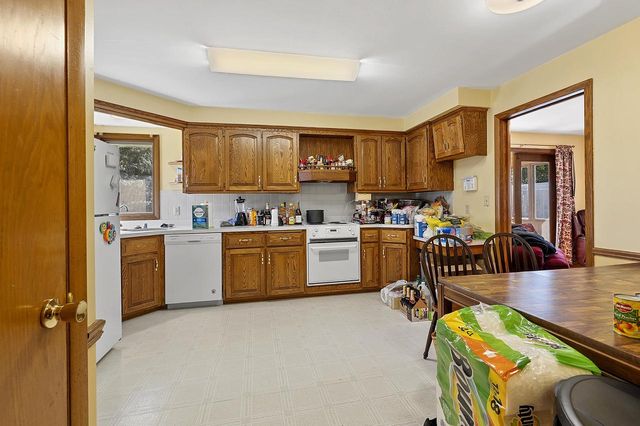 2124 N ELINOR STREET, Appleton, WI 54914