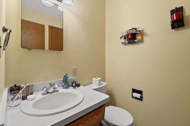 2124 N ELINOR STREET, Appleton, WI 54914