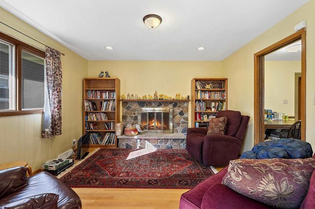 2124 N ELINOR STREET, Appleton, WI 54914