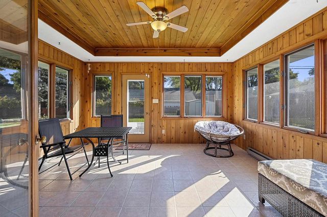 2124 N ELINOR STREET, Appleton, WI 54914