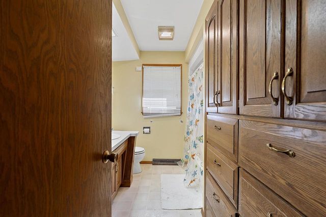 2124 N ELINOR STREET, Appleton, WI 54914