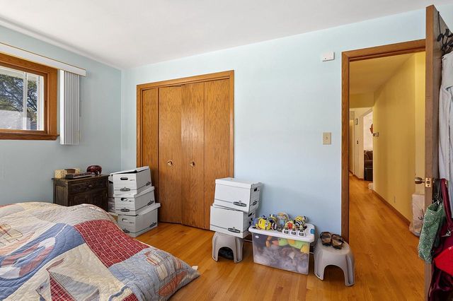 2124 N ELINOR STREET, Appleton, WI 54914