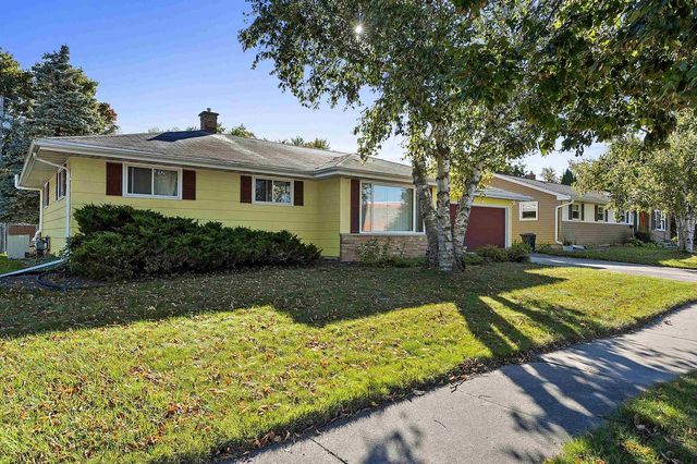 2124 N ELINOR STREET, Appleton, WI 54914