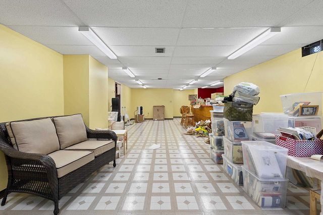 2124 N ELINOR STREET, Appleton, WI 54914