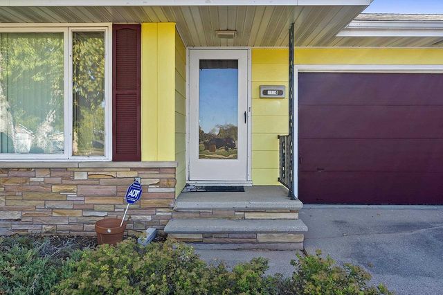 2124 N ELINOR STREET, Appleton, WI 54914