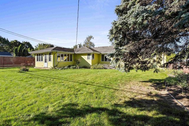 2124 N ELINOR STREET, Appleton, WI 54914