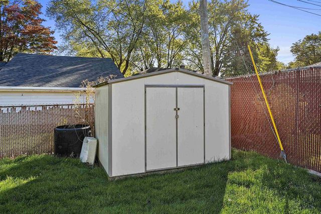 2124 N ELINOR STREET, Appleton, WI 54914