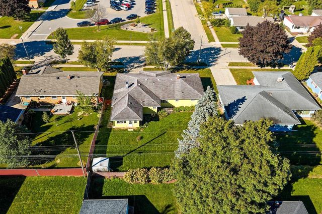 2124 N ELINOR STREET, Appleton, WI 54914