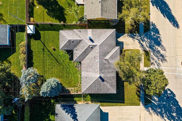 2124 N ELINOR STREET, Appleton, WI 54914