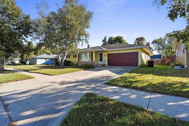 2124 N ELINOR STREET, Appleton, WI 54914