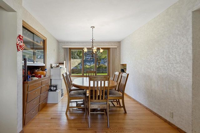 2124 N ELINOR STREET, Appleton, WI 54914