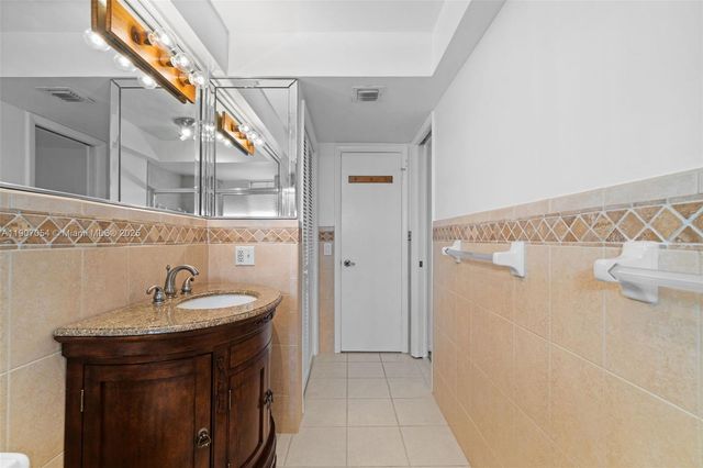 1175 NE 102nd St, Miami Shores, FL 33138