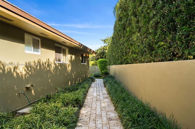 1175 NE 102nd St, Miami Shores, FL 33138