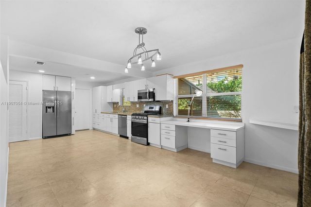 1175 NE 102nd St, Miami Shores, FL 33138