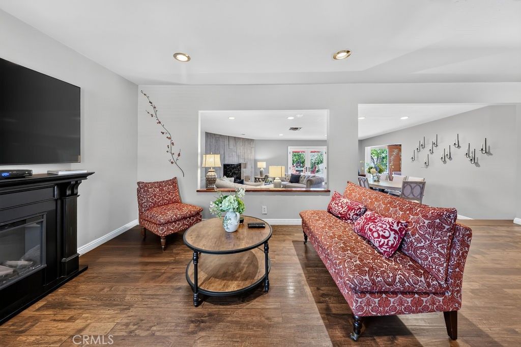 5711 Geyser Avenue, Tarzana, CA 91356 — photo 4