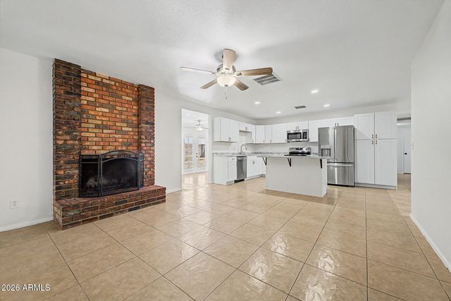 9010 W Griswold Road, Peoria, AZ 85345