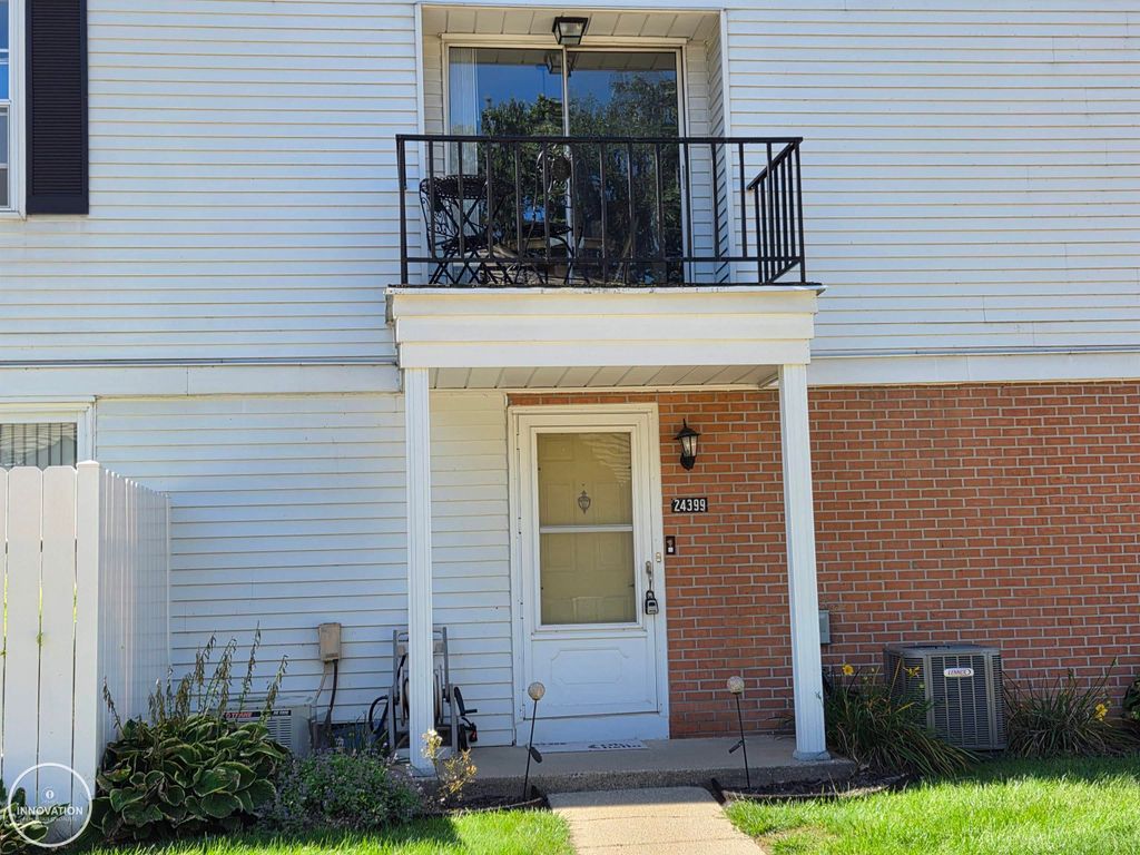 24399 Meadowbridge Drive, Clinton Township, MI 48035