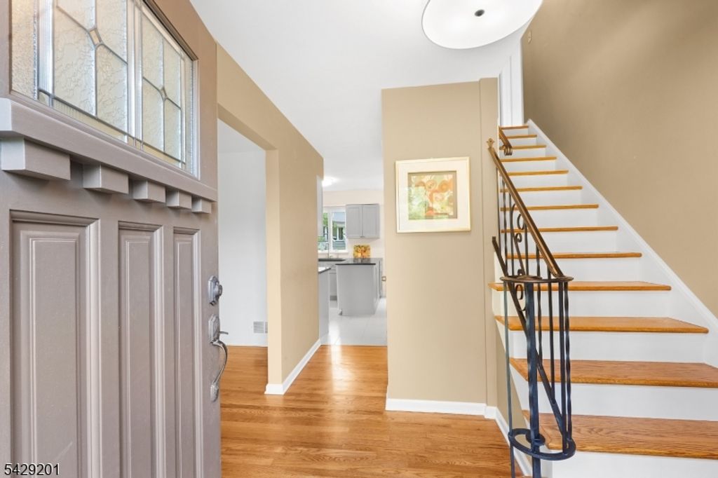 14 Mountain Ave, Warren Twp., NJ 07059 — photo 2