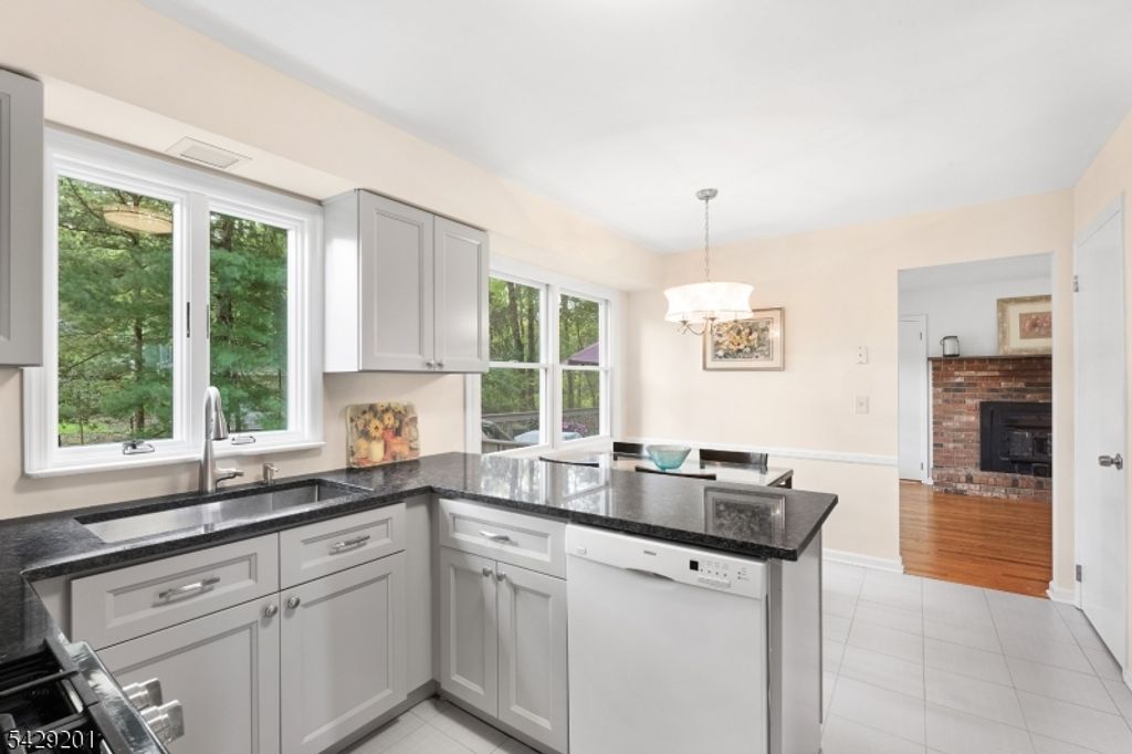 14 Mountain Ave, Warren Twp., NJ 07059 — photo 5