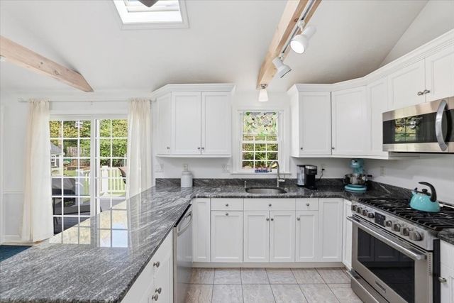 24 Starlight Dr, Barnstable, MA 02648