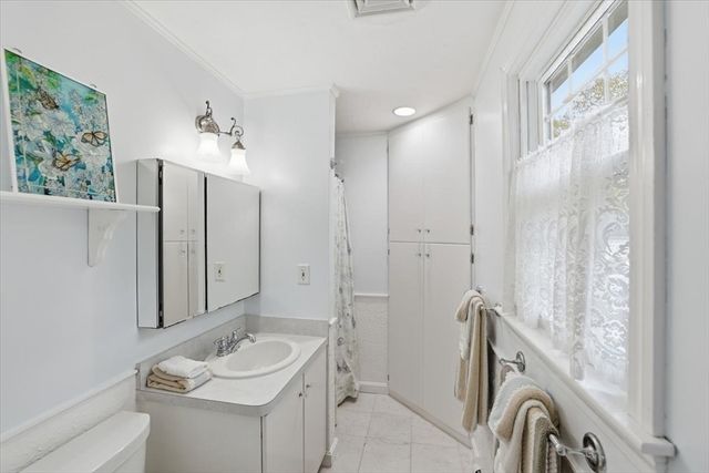 24 Starlight Dr, Barnstable, MA 02648