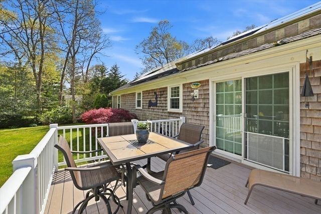 24 Starlight Dr, Barnstable, MA 02648