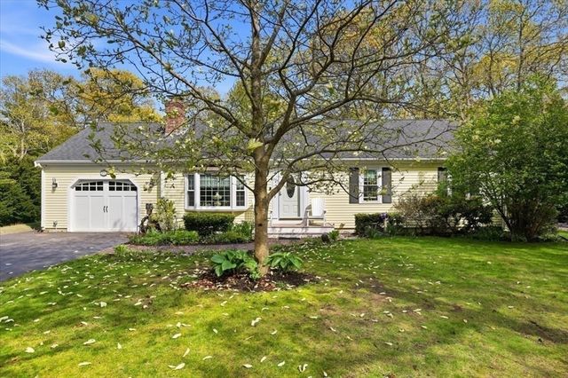 24 Starlight Dr, Barnstable, MA 02648