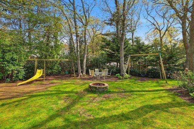 24 Starlight Dr, Barnstable, MA 02648