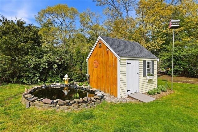 24 Starlight Dr, Barnstable, MA 02648