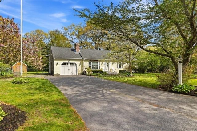 24 Starlight Dr, Barnstable, MA 02648